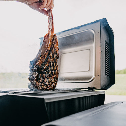 Tomahawk auf dem Grill angebraten, Zubereitung Tomahawk, Wagyu-Fleisch Rezept 